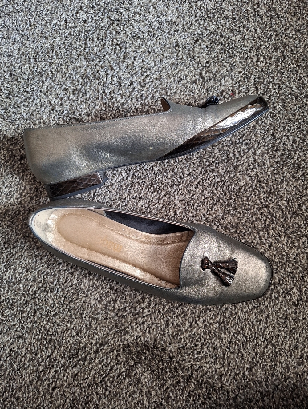 Loafers Classic 80s Women's Metallic Gray Tassel  Size 8.5